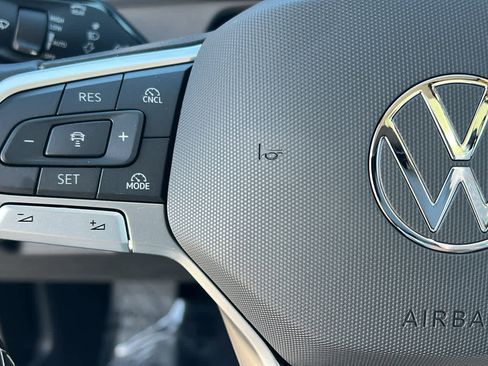 New 2026 Volkswagen Tiguan SE image 19