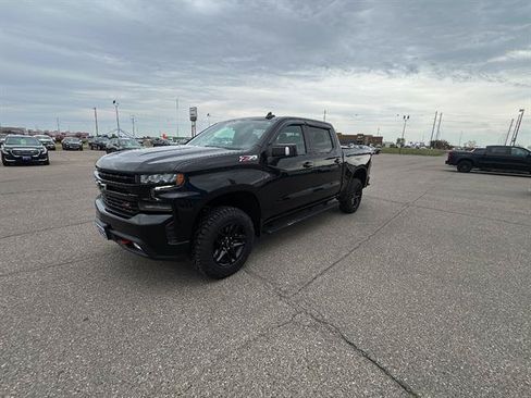 Used 2021 Chevrolet Silverado 1500 LT Trail Boss w/ Convenience Package II AWD/4WD image 7