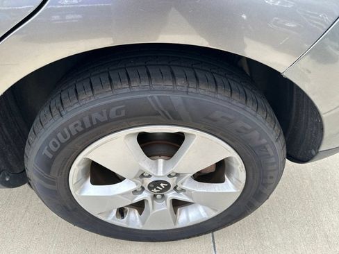 Used 2019 Kia Soul FWD image 12