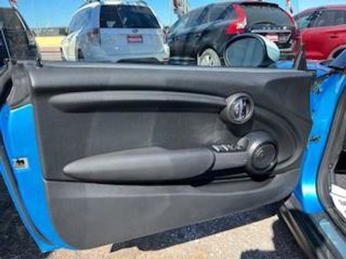 Used 2017 MINI Cooper Convertible image 12