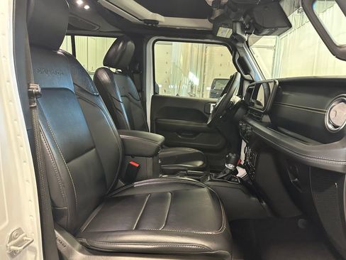 Used 2024 Jeep Wrangler Sahara w/ Technology Group image 33