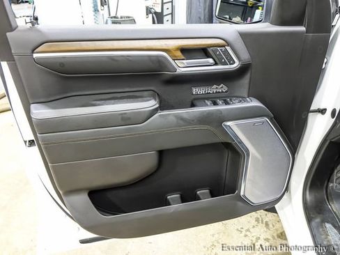 Used 2024 Chevrolet Silverado 1500 High Country w/ High Country Premium Package AWD/4WD image 23