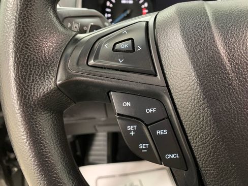 Used 2020 Ford Edge SE image 10