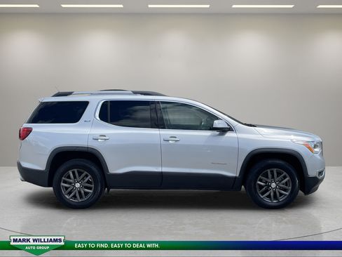 Used 2018 GMC Acadia SLT FWD image 2