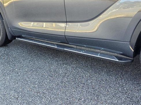 Certified 2025 Toyota Highlander Limited image 33