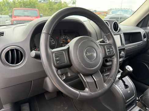 Used 2017 Jeep Patriot High Altitude AWD/4WD image 13
