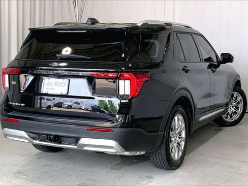 Used 2025 Ford Explorer Platinum RWD image 13