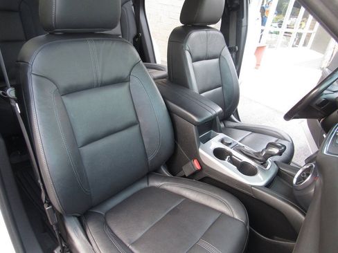Used 2020 Chevrolet Blazer LT w/ Sound & Technology Package FWD image 24