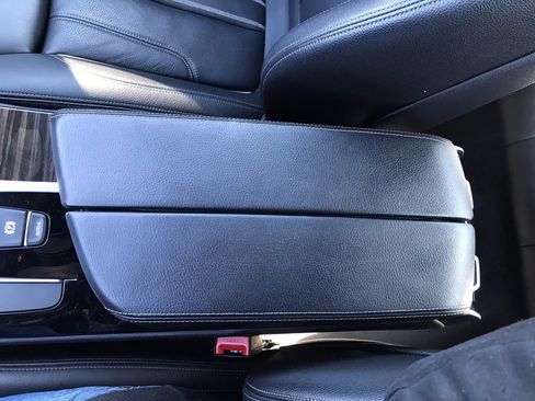 Used 2018 BMW 530e xDrive 530e xDrive iPerformance Sedan w/ Premium Package 2 image 31