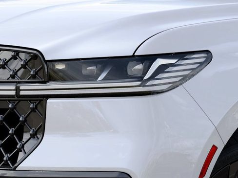 New 2027 Lincoln Navigator Black Label AWD/4WD image 18