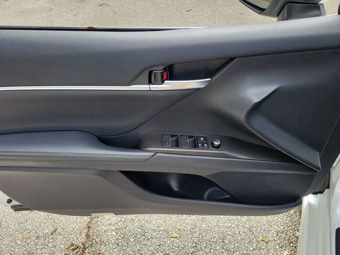 Used 2023 Toyota Camry XSE image 13