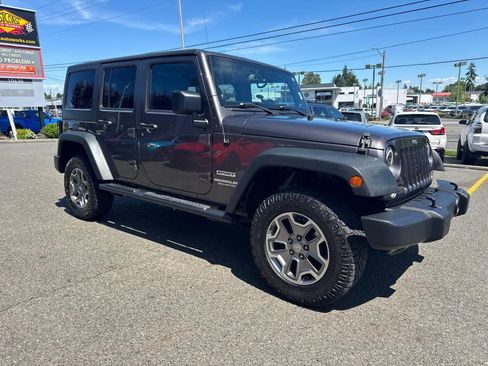 Used 2014 Jeep Wrangler Unlimited Sport w/ Quick Order Package 24S AWD/4WD image 3