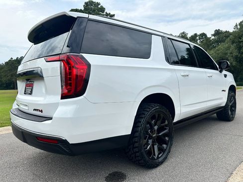 Used 2024 GMC Yukon XL AT4 w/ Technology Package AWD/4WD image 5