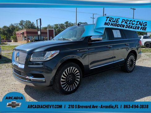 Used 2021 Lincoln Navigator Black Label w/ Cargo Convenience Package AWD/4WD image 8