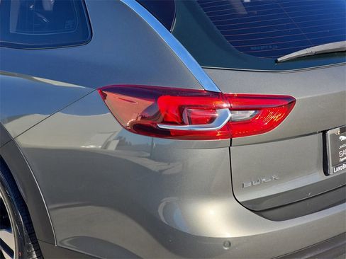 Used 2018 Buick Regal Essence w/ Driver Confidence Package #1 image 38