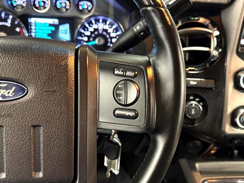 Used 2015 Ford F250 Lariat w/ Lariat Interior Package image 21
