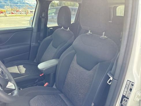 Used 2023 Jeep Renegade Latitude w/ Sun/Sound Group image 11