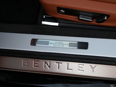 Used 2020 Bentley Continental GT image 15