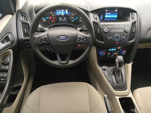 Used 2018 Ford Focus SE FWD image 22