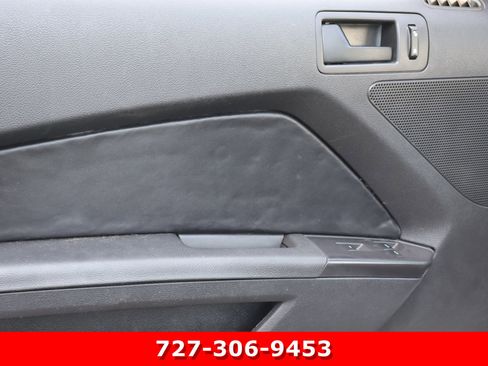 Used 2012 Ford Mustang Convertible image 11