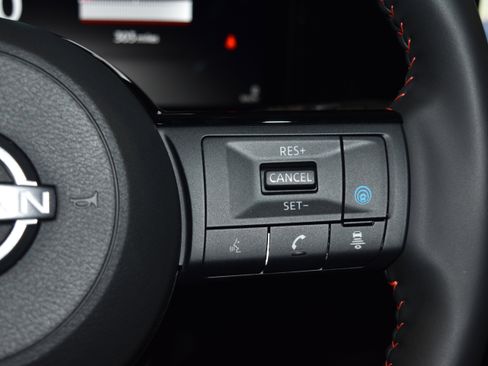 New 2025 Nissan Kicks SR w/ SR Premium Package AWD/4WD image 7
