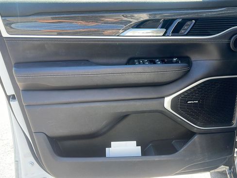 Used 2022 Jeep Wagoneer Series II AWD/4WD image 11