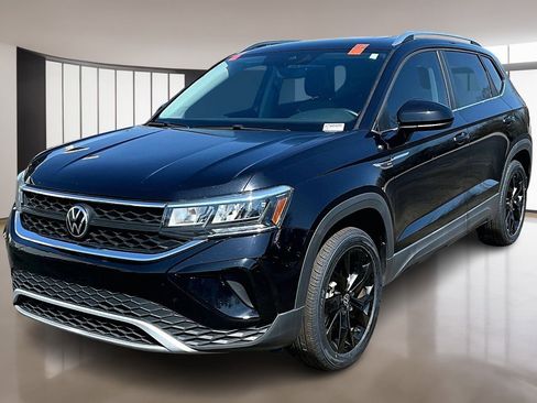 Used 2023 Volkswagen Taos SE image 3