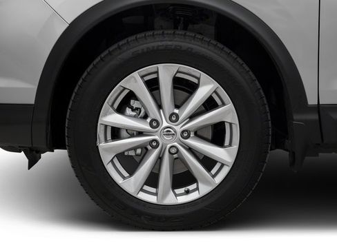Used 2017 Nissan Rogue Sport SV w/ SV All-Weather Package AWD/4WD image 14