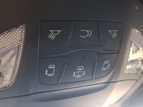 Used 2025 Chrysler Pacifica Select FWD image 29