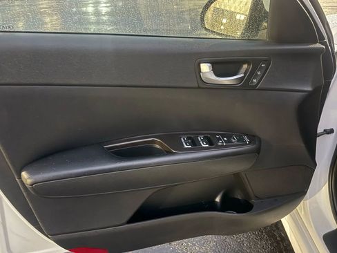 Used 2016 Kia Optima EX w/ Premium Package image 13