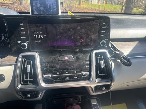 Used 2023 Kia Sorento EX w/ Panoramic Sunroof Package image 4