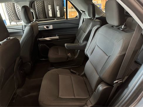 Used 2023 Ford Explorer XLT image 34