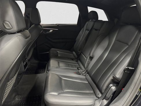 Used 2021 Audi Q7 3.0T Prestige image 13
