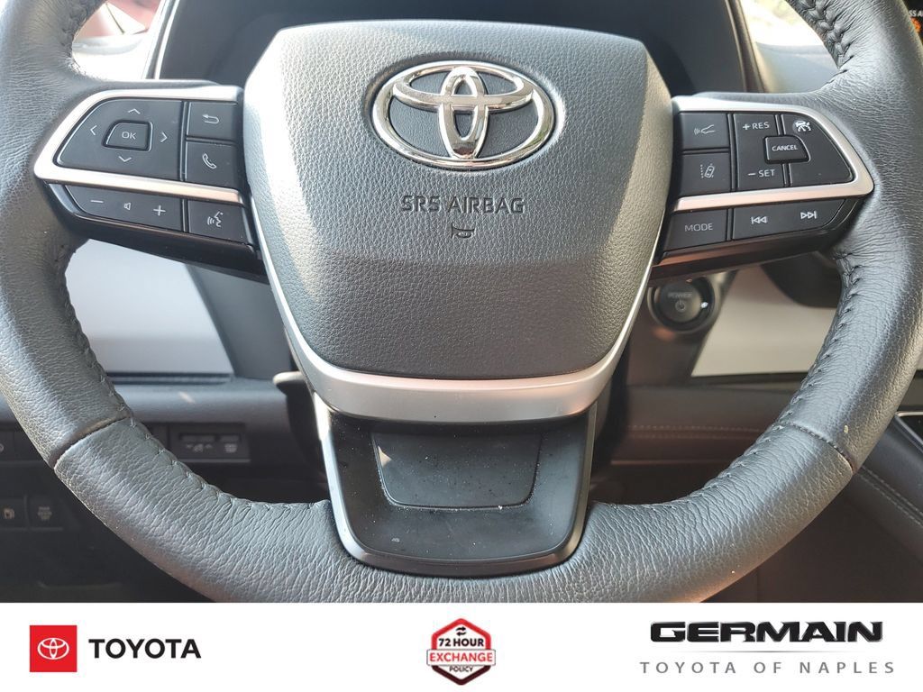 Certified 2025 Toyota Sienna XLE FWD image 25