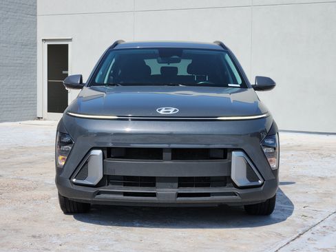 Used 2024 Hyundai Kona SEL FWD image 3