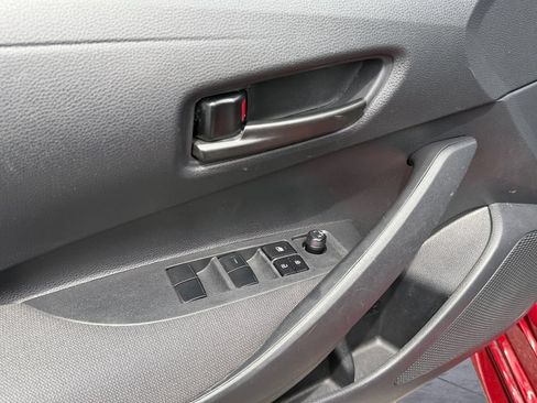 Used 2025 Toyota Corolla LE FWD image 15
