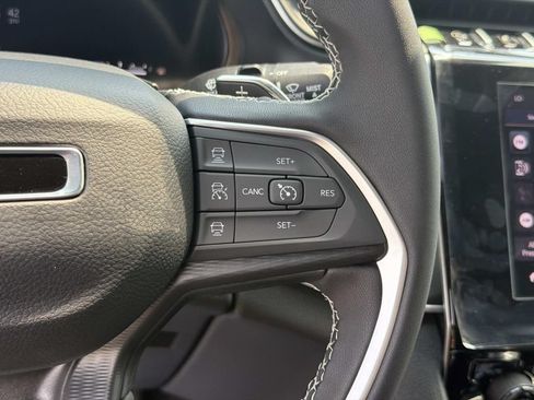 New 2026 Jeep Grand Cherokee Laredo AWD/4WD image 10