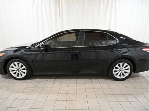 Used 2019 Toyota Camry LE w/ Convenience Package image 9