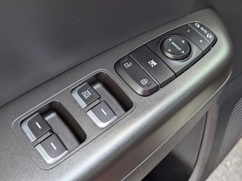 Used 2022 Kia Sportage Nightfall Edition FWD image 22