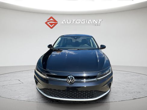 Used 2025 Volkswagen Jetta SE FWD image 6