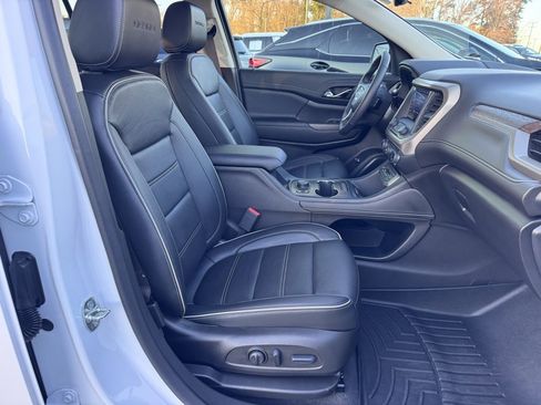 Used 2022 GMC Acadia Denali w/ Denali Technology Package image 26