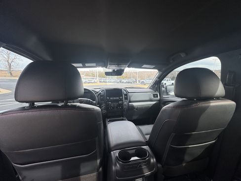 Used 2023 Nissan Titan PRO-4X w/ Pro-4x Convenience Package image 9