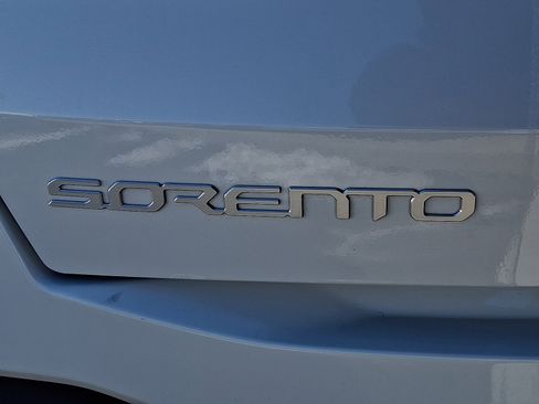 Used 2025 Kia Sorento EX w/ EX Panoramic Sunroof Package image 30