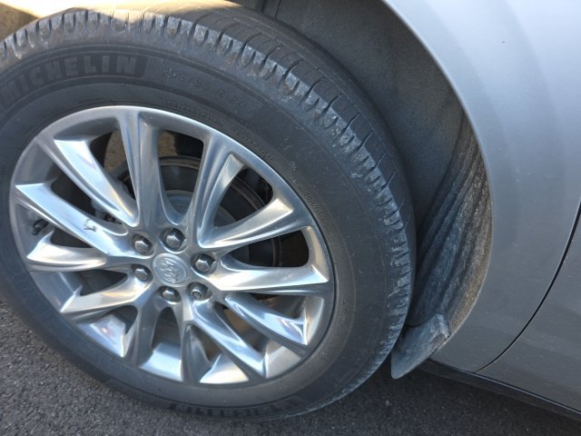 Used 2020 Buick Enclave Premium w/ Sun and Sites Package AWD/4WD image 5