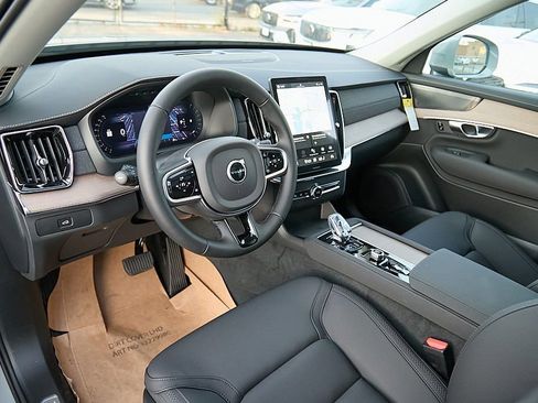 New 2026 Volvo XC90 B6 Plus w/ Protection Package Premier image 11