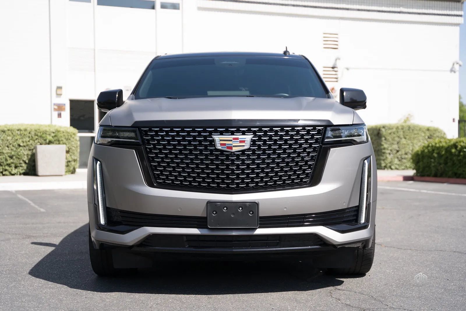 Used 2021 Cadillac Escalade Premium Luxury RWD image 2