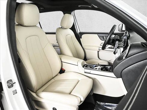 Certified 2024 Mercedes-Benz GLB 250 4MATIC image 23