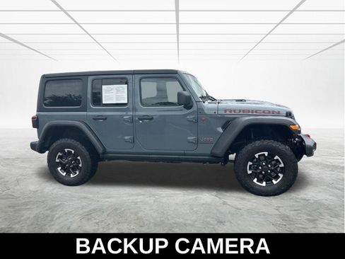 Used 2025 Jeep Wrangler Unlimited Rubicon AWD/4WD image 4