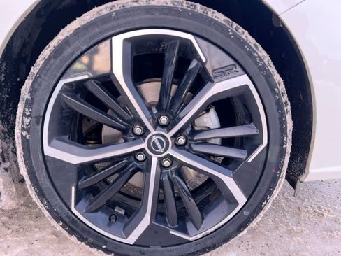 Used 2023 Nissan Altima 2.5 SR w/ SR Premium Package image 10