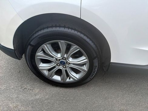 Used 2019 Ford Edge Titanium w/ Equipment Group 301A AWD/4WD image 5